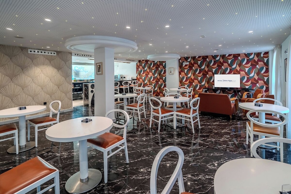 La Boutique Puerta Osario 34/50
