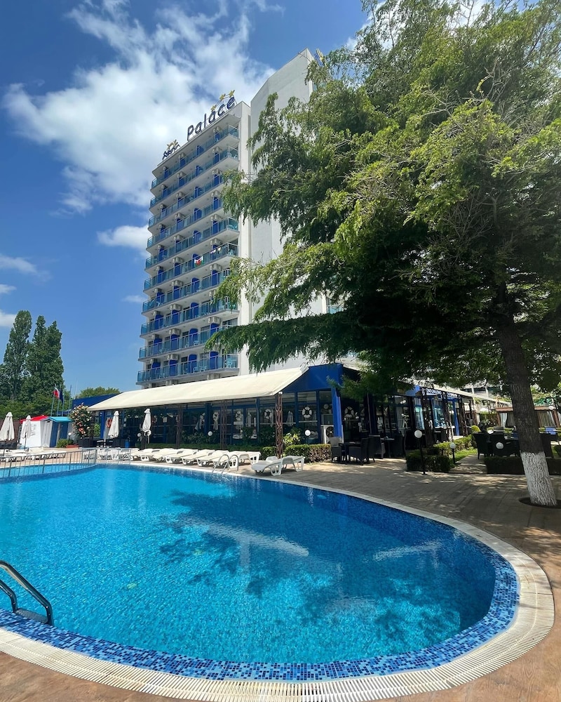 Palace Hotel 7/38
