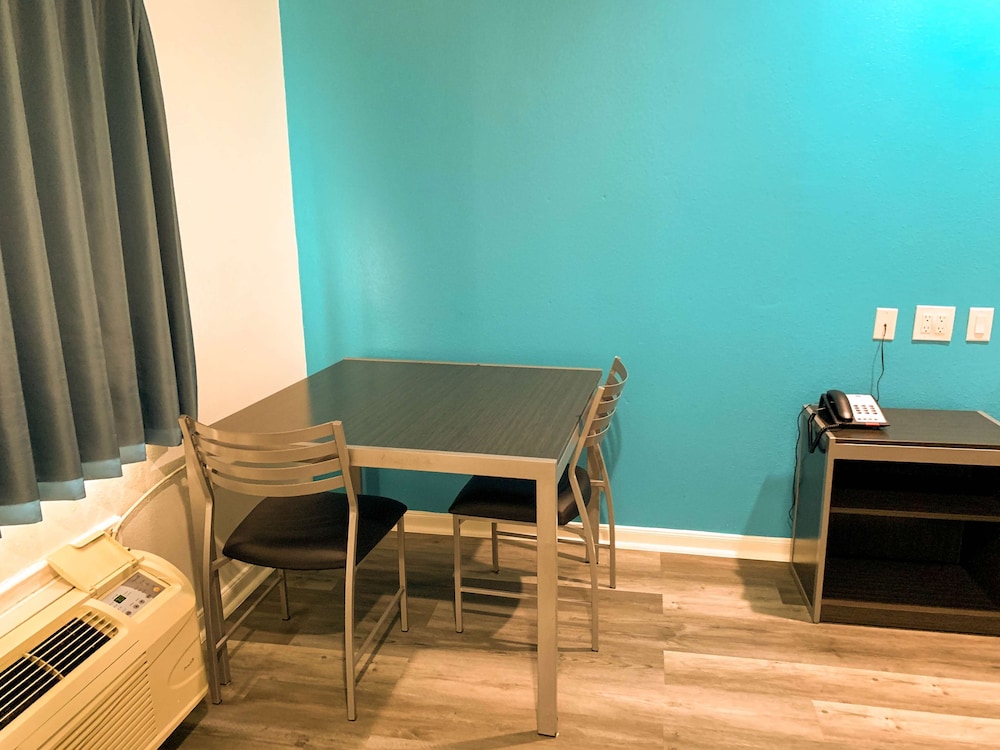 Motel6 Houston, TX – Hwy 249 and Fallbrook 27/44