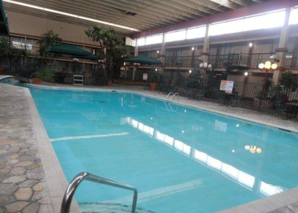 Quality Inn & Suites Fort Collins East 35/58