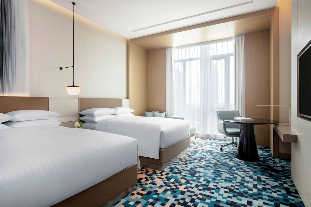 room, 2 double beds, city view