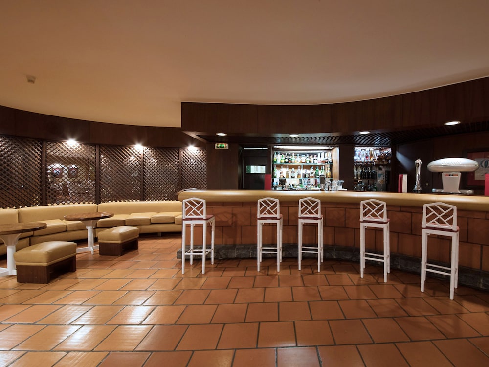 Baia Madeira Hotel - Ocean Beachfront 35/54