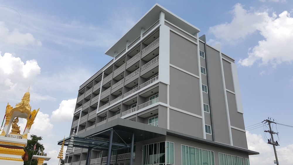 Chaisaeng Villa Hotel 1/23