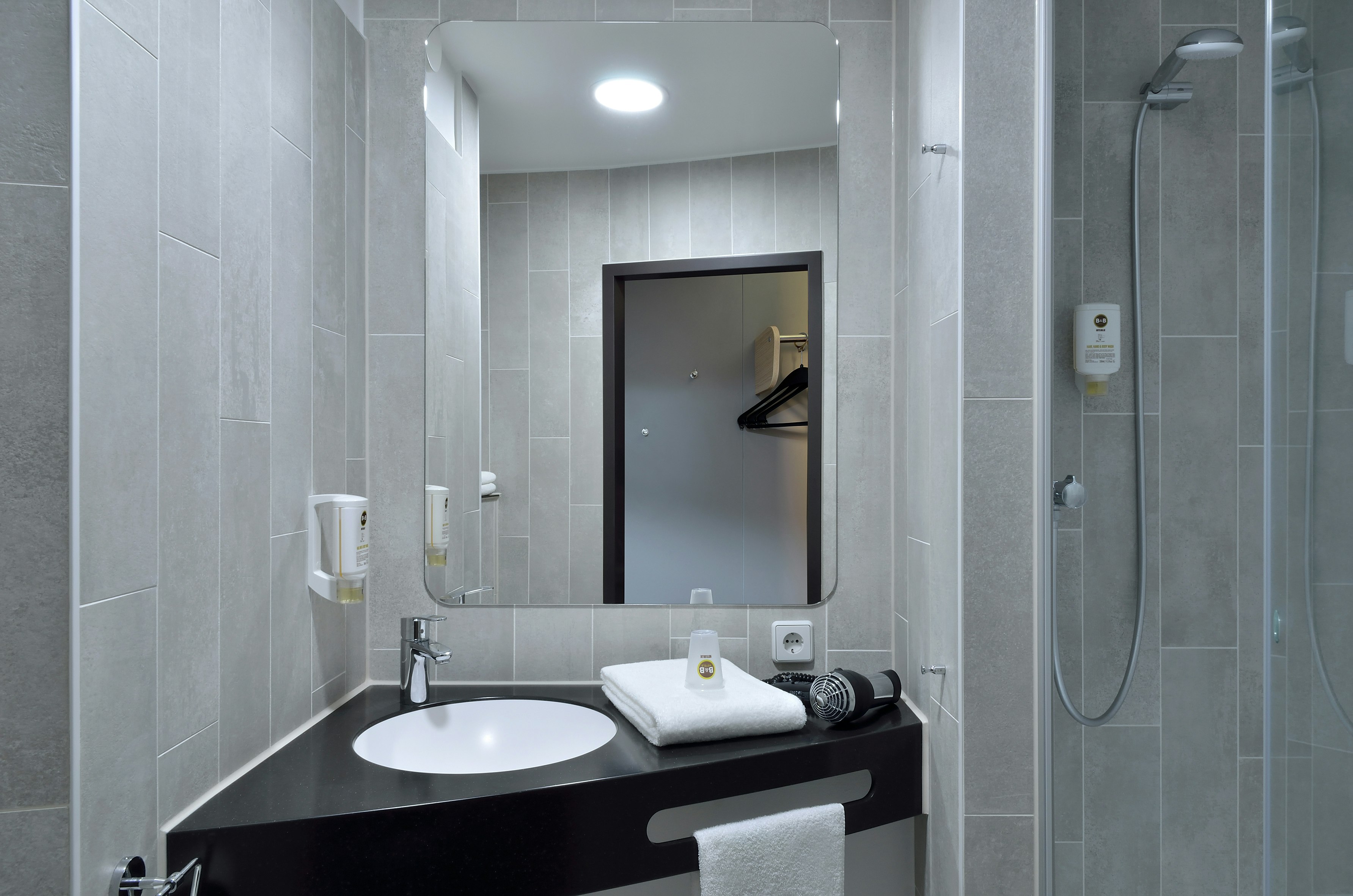 B&B Hotel Dusseldorf Hbf 10/11