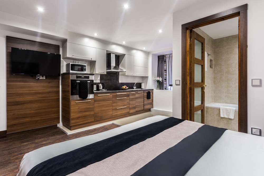 Livin Serviced Apartments 6/68