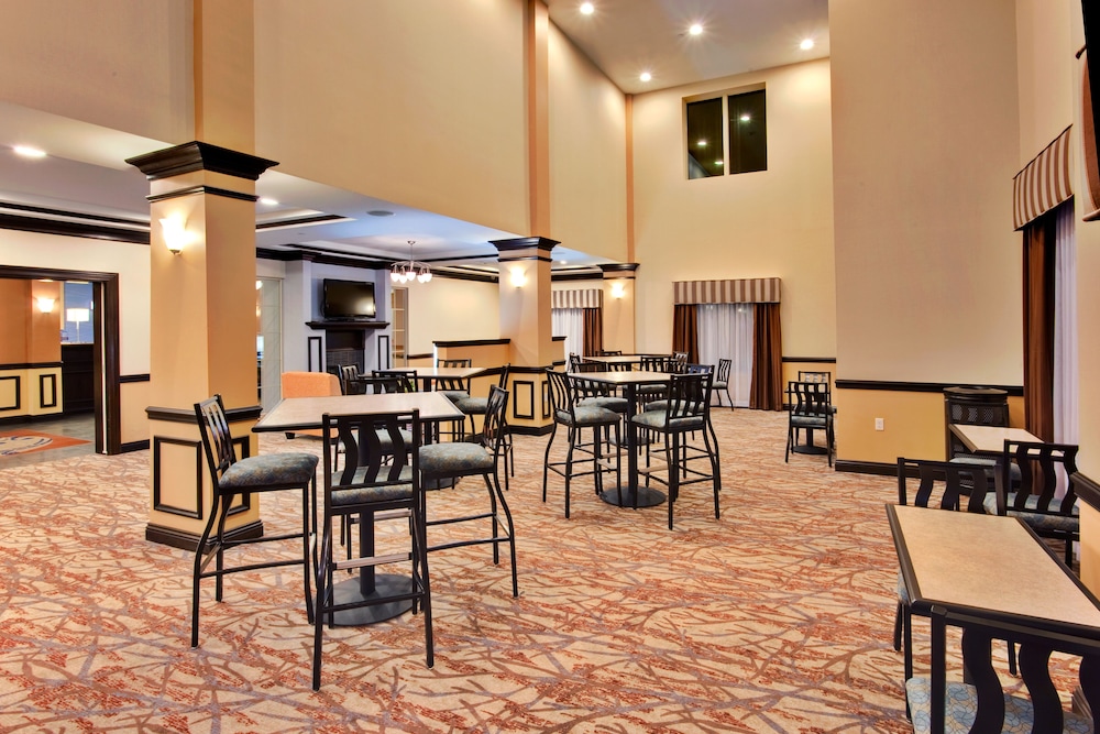 Holiday Inn Express Hotel & Suites Hamburg 42/47