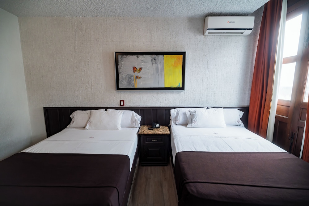 Hotel Don Quijote Plaza 21/58