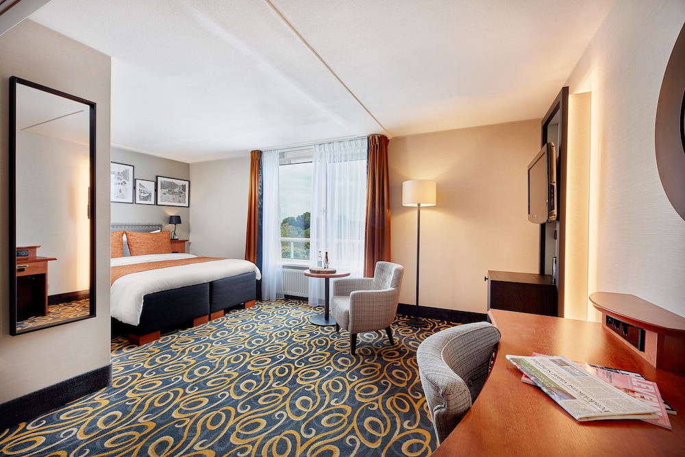 Carlton Square Hotel 18/63