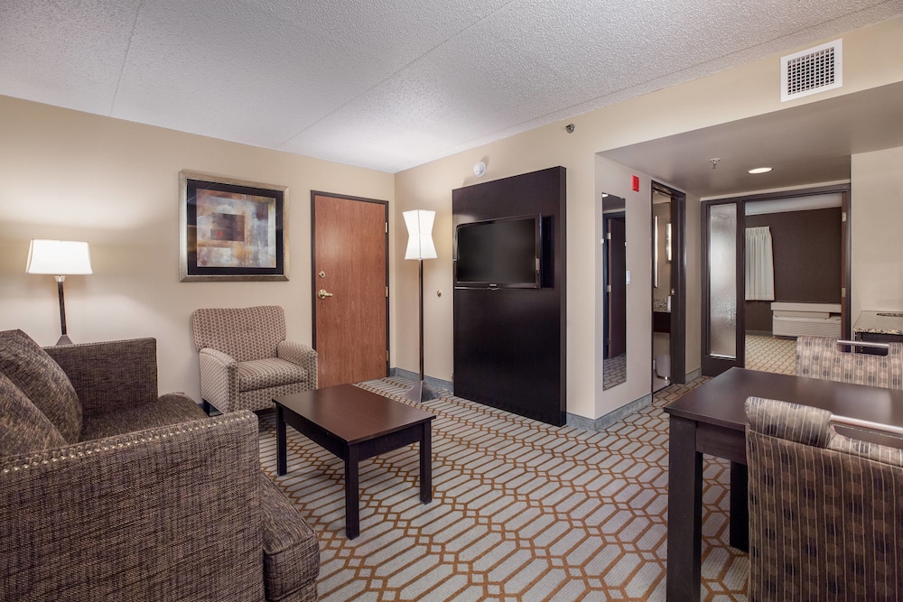 Delta Hotels By Marriott Fargo 27/53