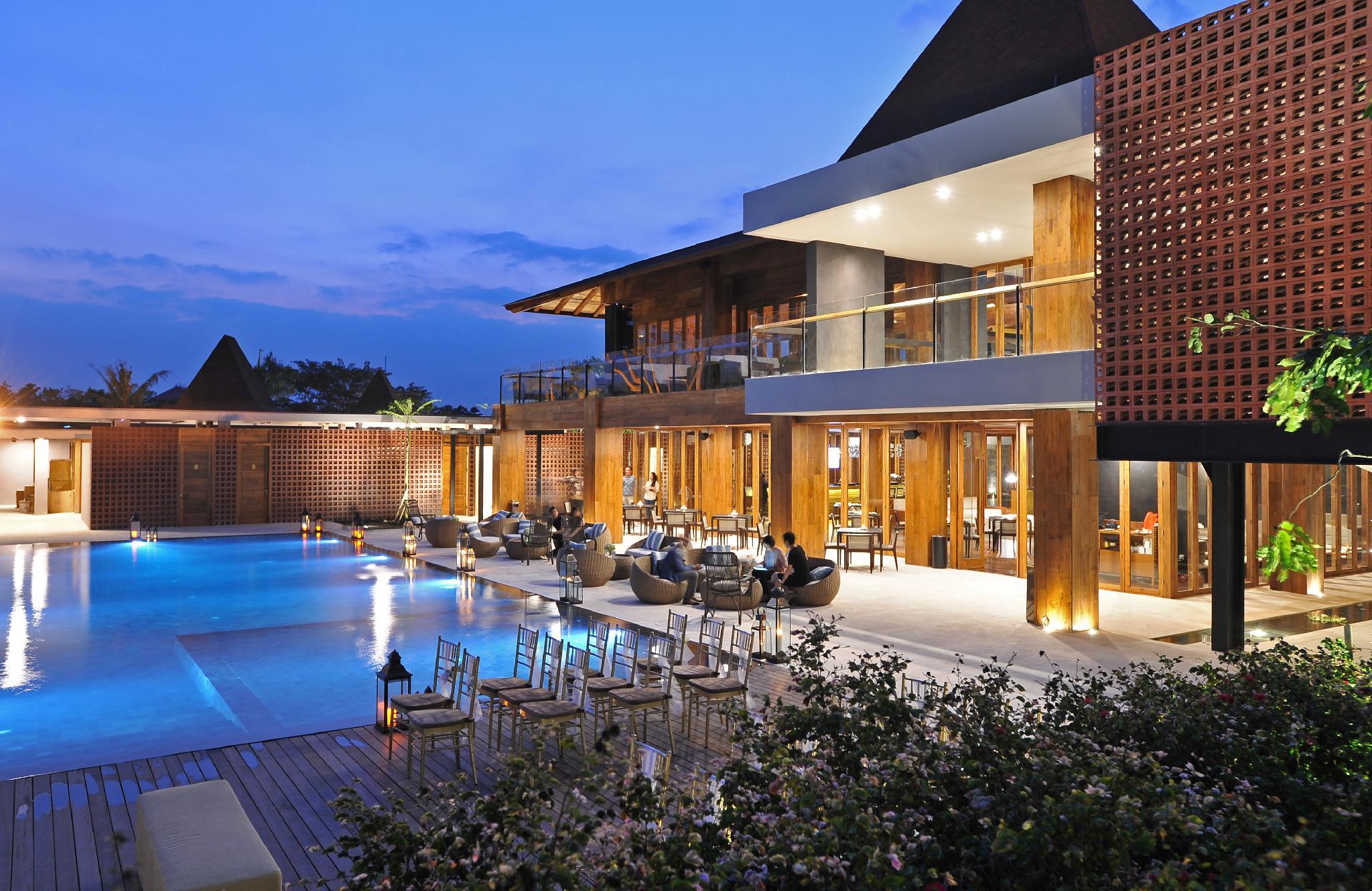 Djoglo Luxury Bungalow 12/44