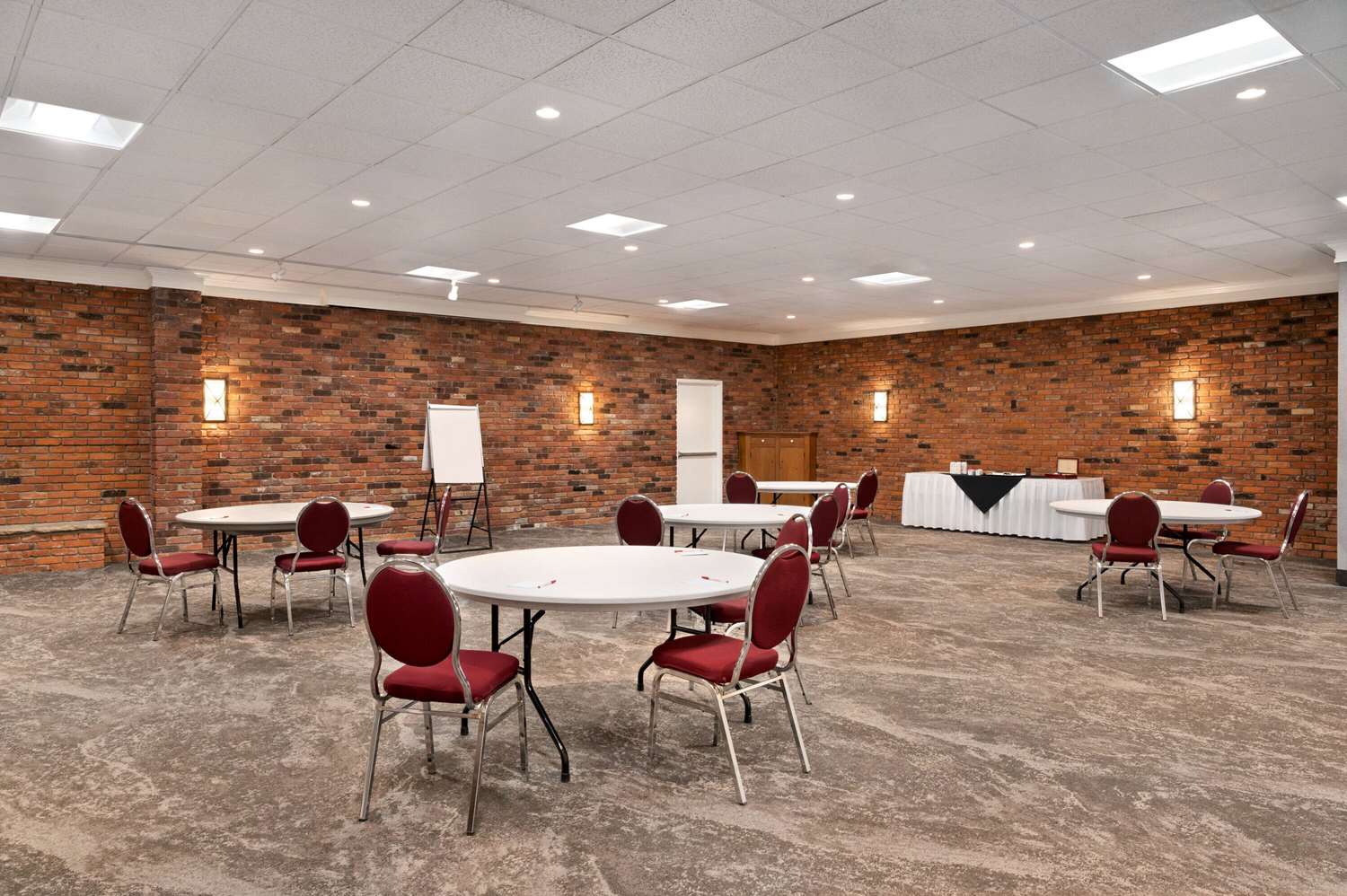 Ramada By Wyndham Cornwall 60/71