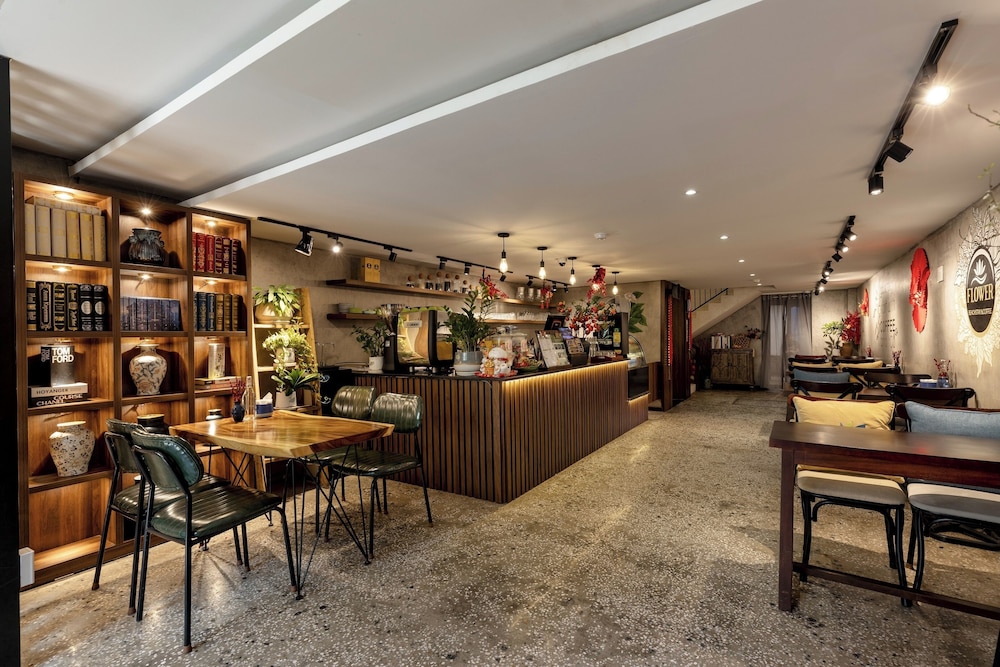 Flower Beachstay & Coffee 39/50