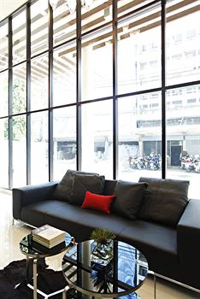 AMBER BOUTIQUE SILOM 28/50
