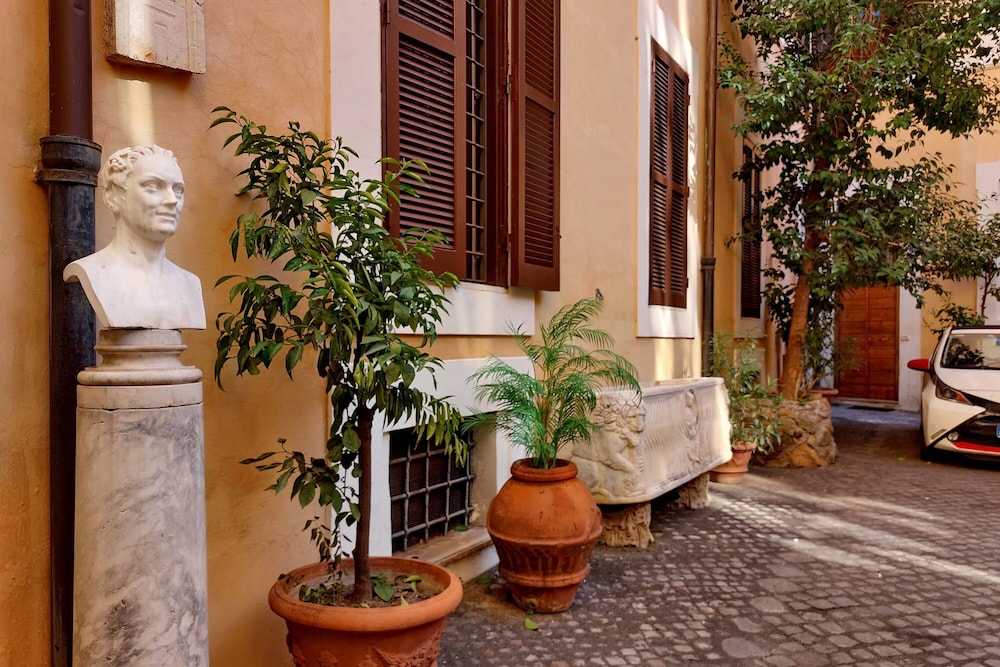 Trevi Rome Suite 43/50