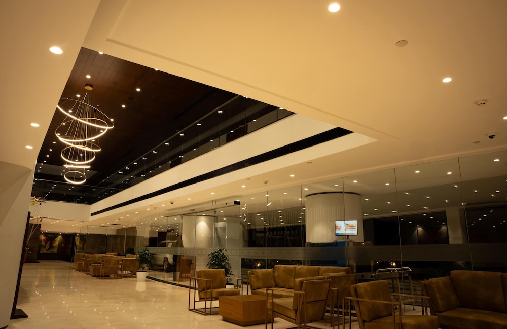 Gokulam Grand Hotel Kozhikode 29/37