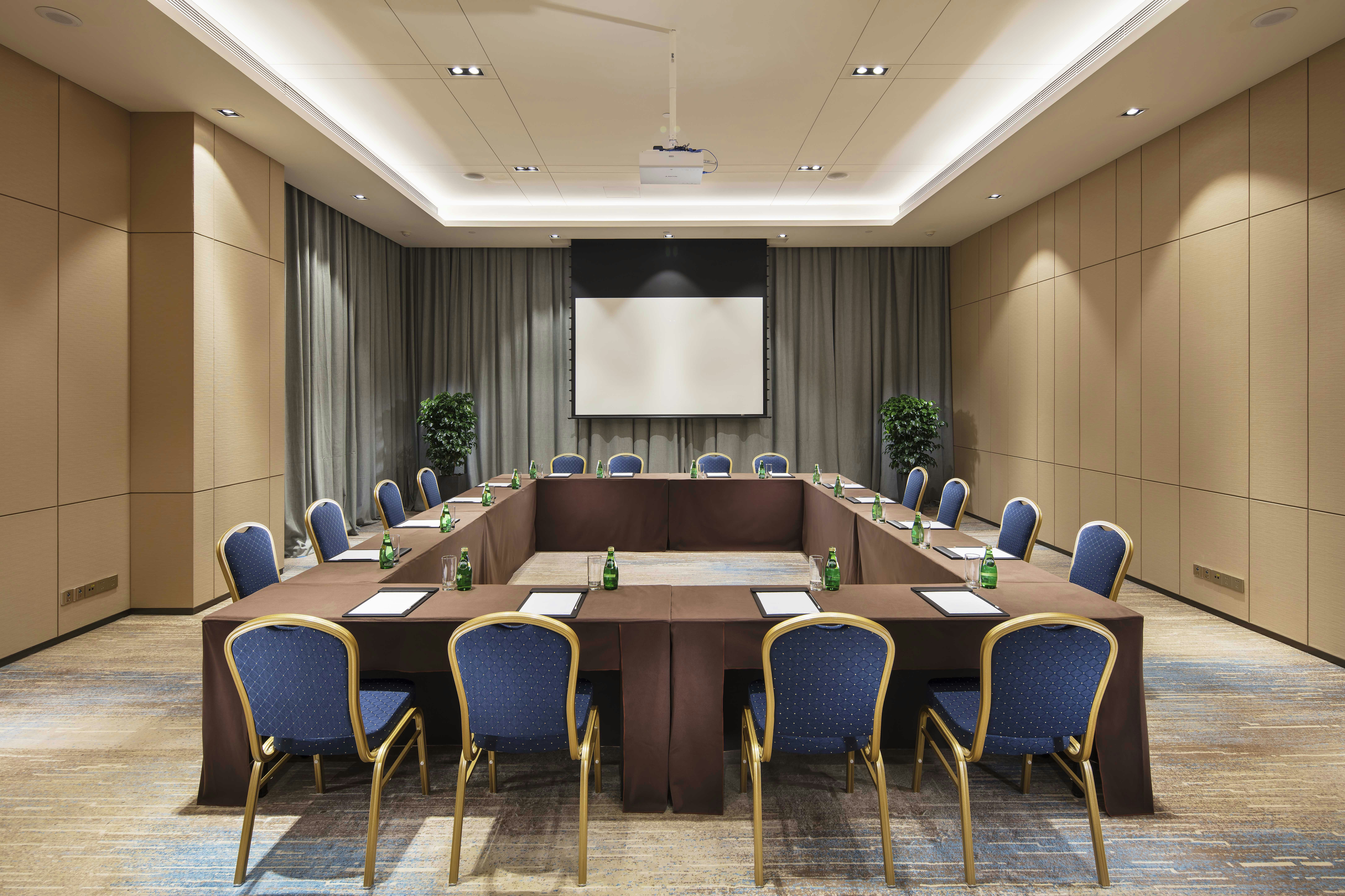 Hilton Garden Inn Shiyan 21/25