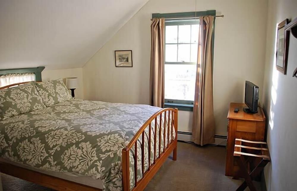 Wilmington Inn And Tavern 13/68
