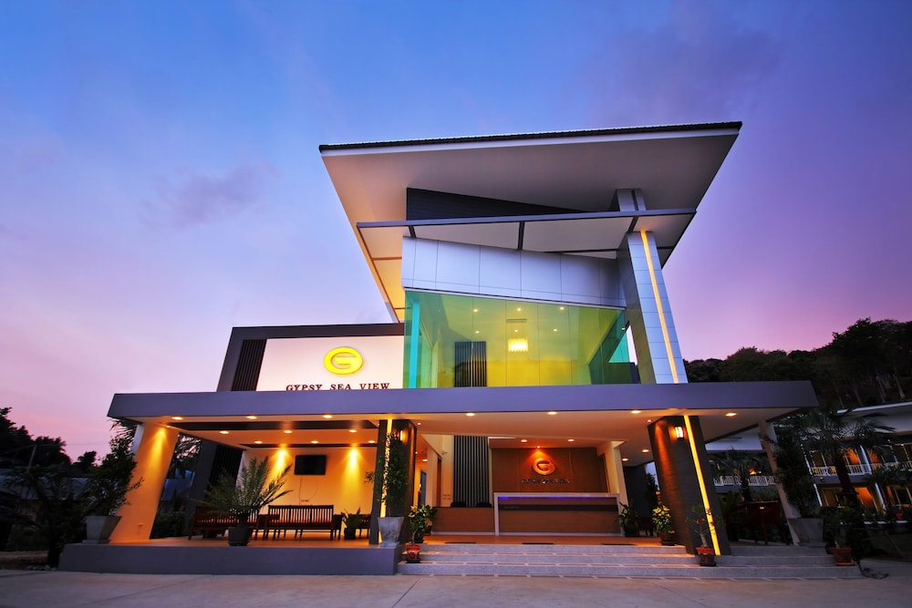 Gypsy Sea View Resort 7/69