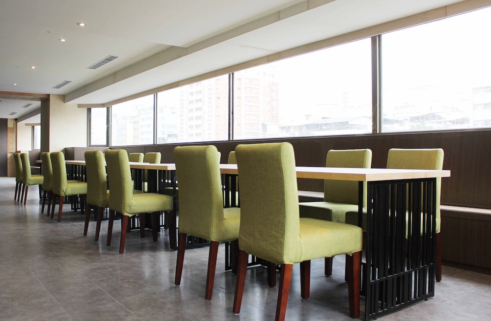 Aeris International Hotel 41/61