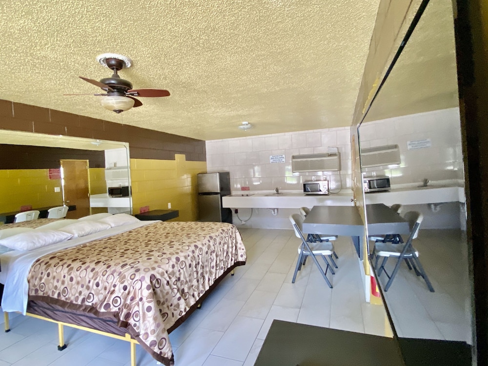 American Inn And Suites 30/47