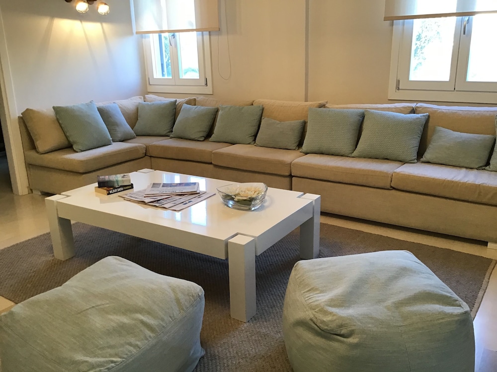 Thera Mare Resort 42/56