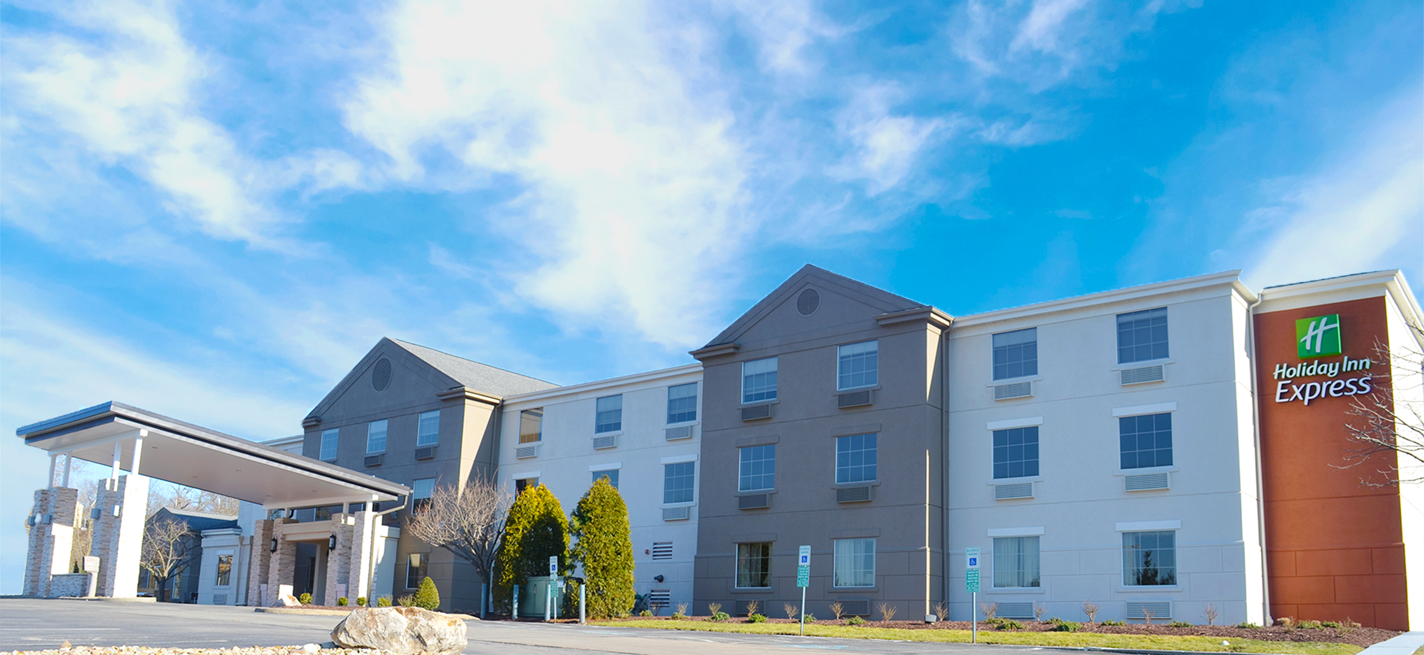 Holiday Inn Express Pittsburgh-Bridgeville — 2