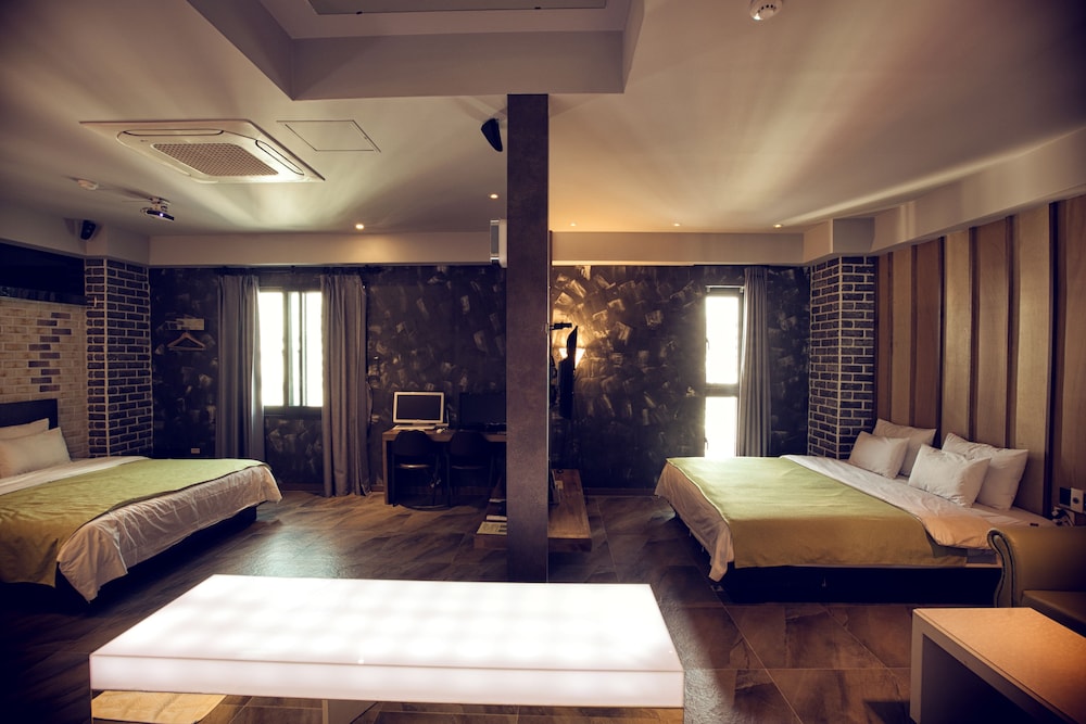Hotel 109 36/73