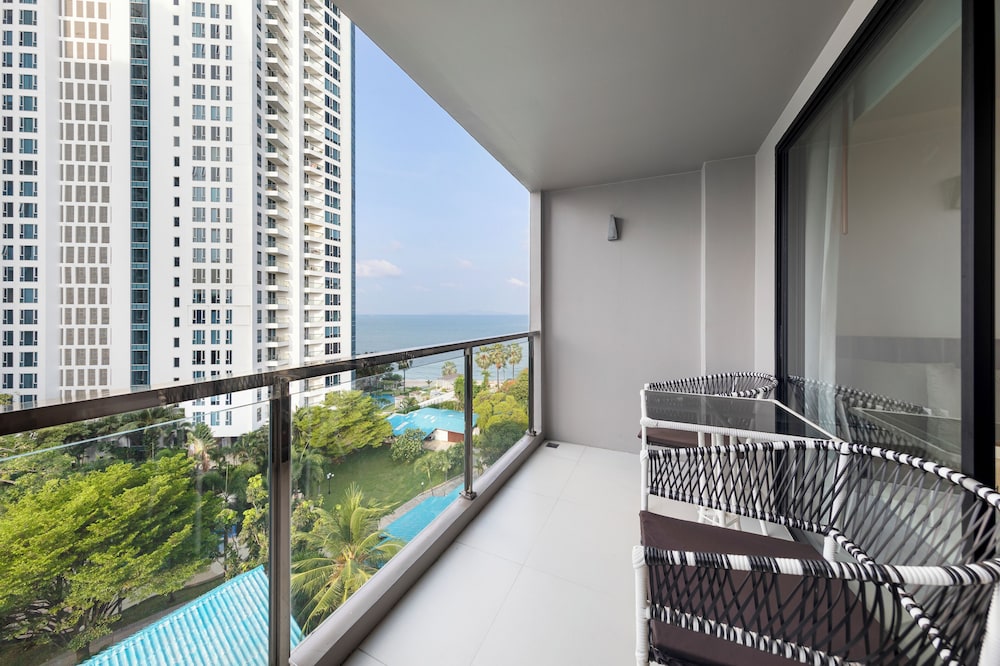Mayaana Beach Resort - Formerly Golden Tulip Pattaya Beach Resort 35/49
