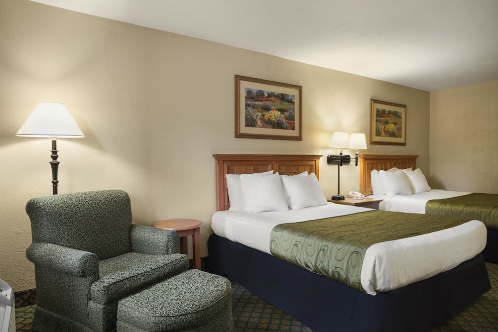 Days Inn & Suites by Wyndham Stuttgart 13/23