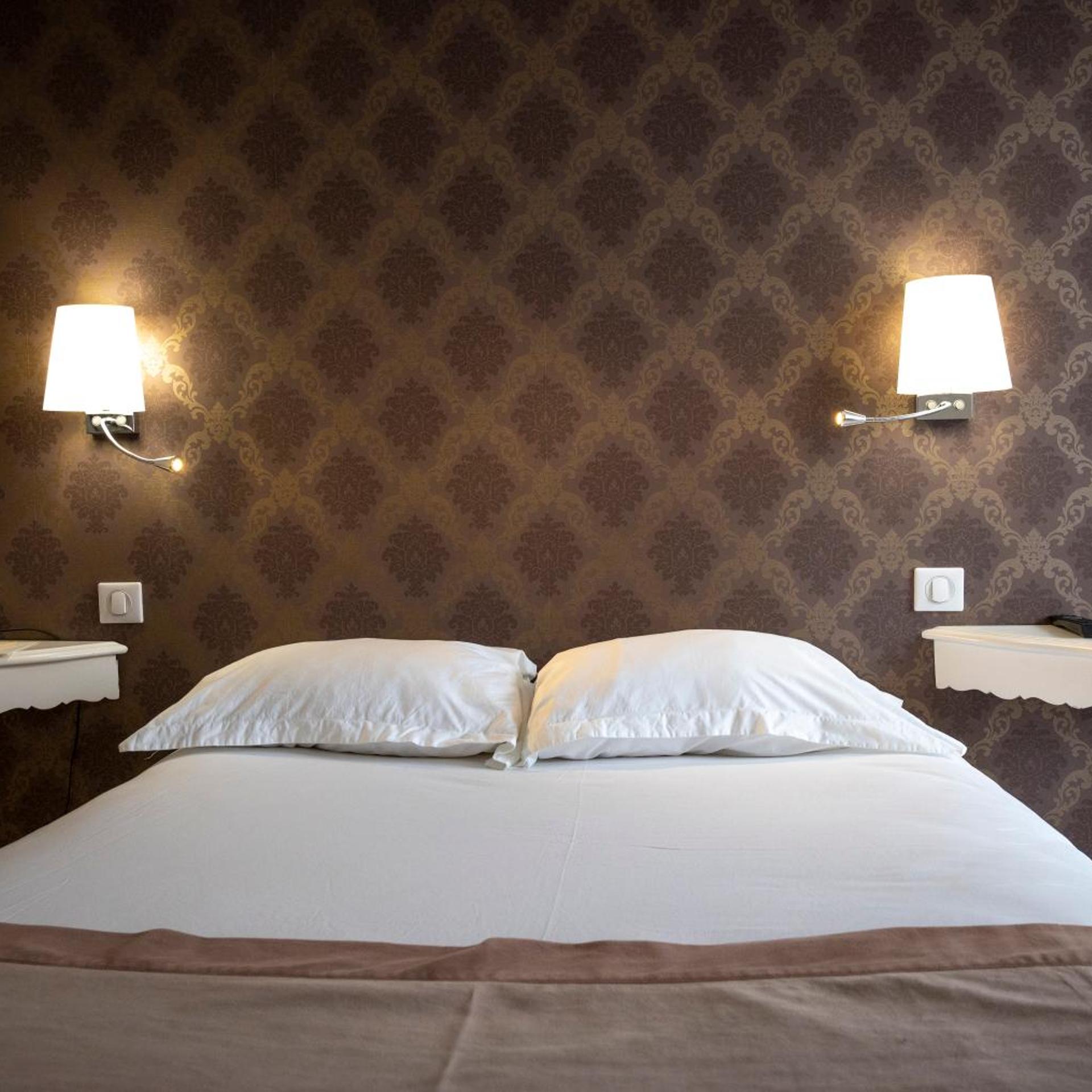 HOTEL LES 3 ROIS 12/50