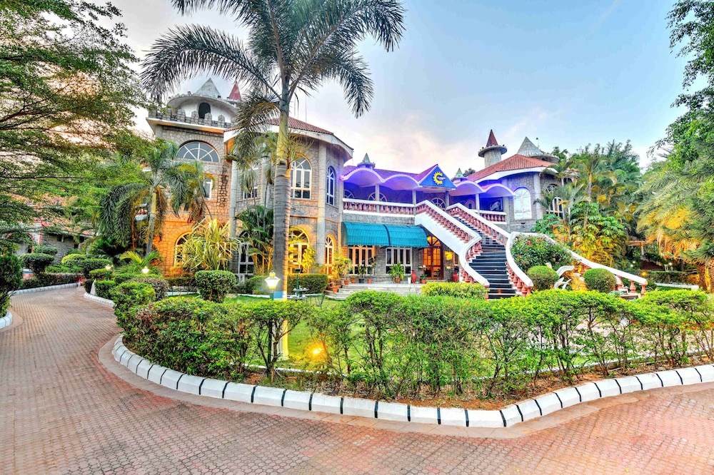 Celebrity Resort 2/50