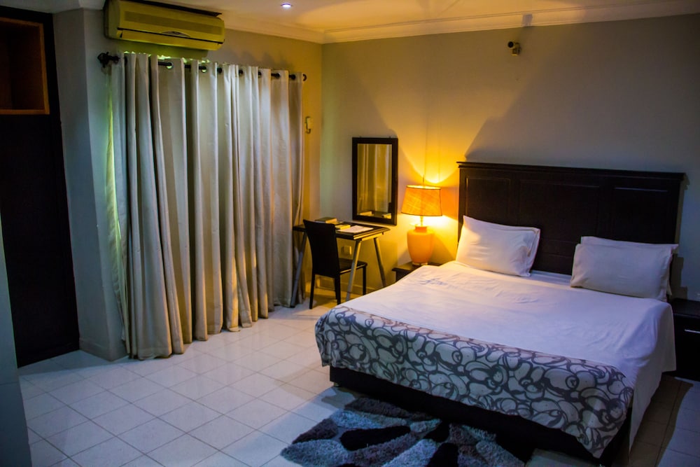 Lekki Heights 7/24