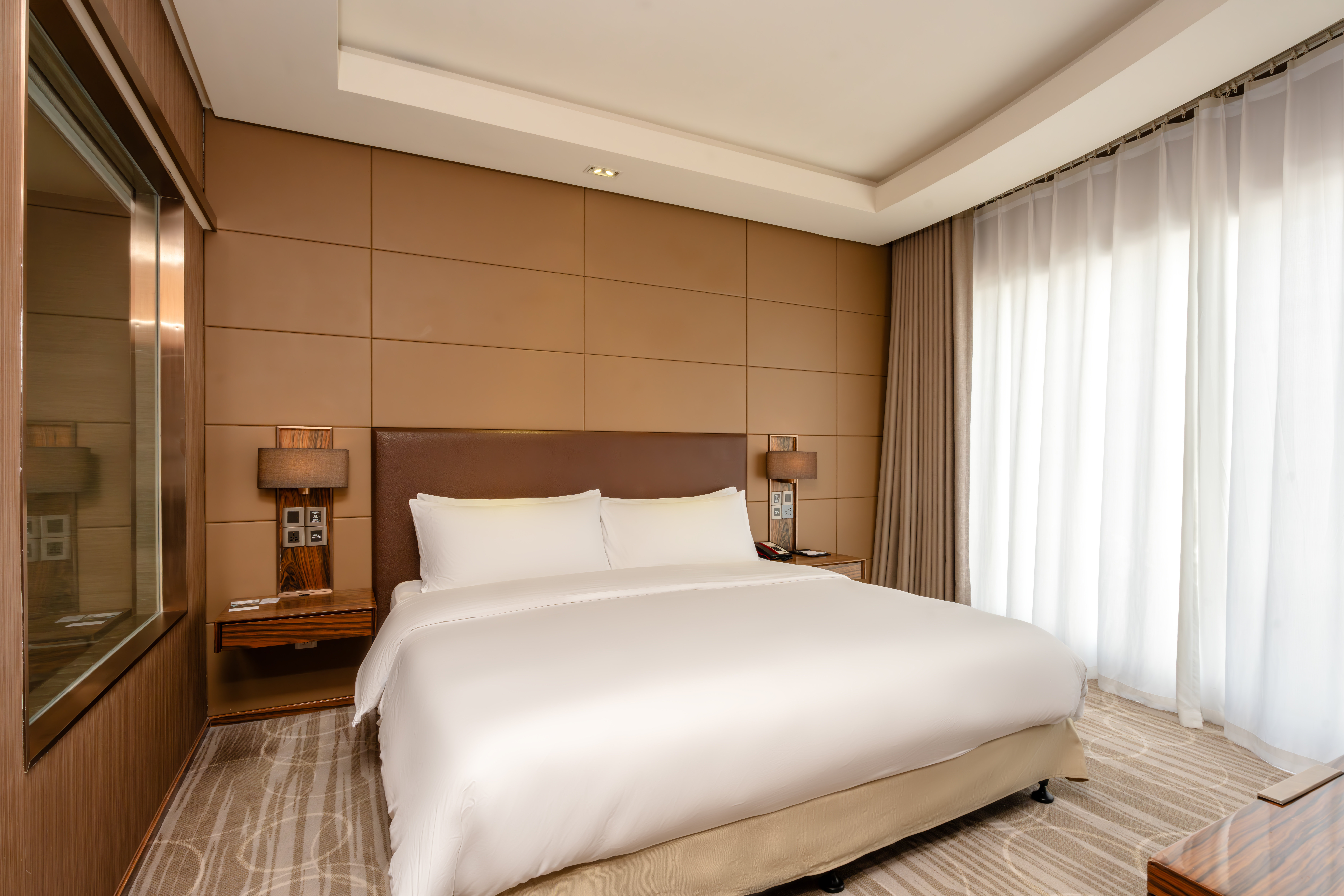 Plaza, Crowne, Superior, Suite
