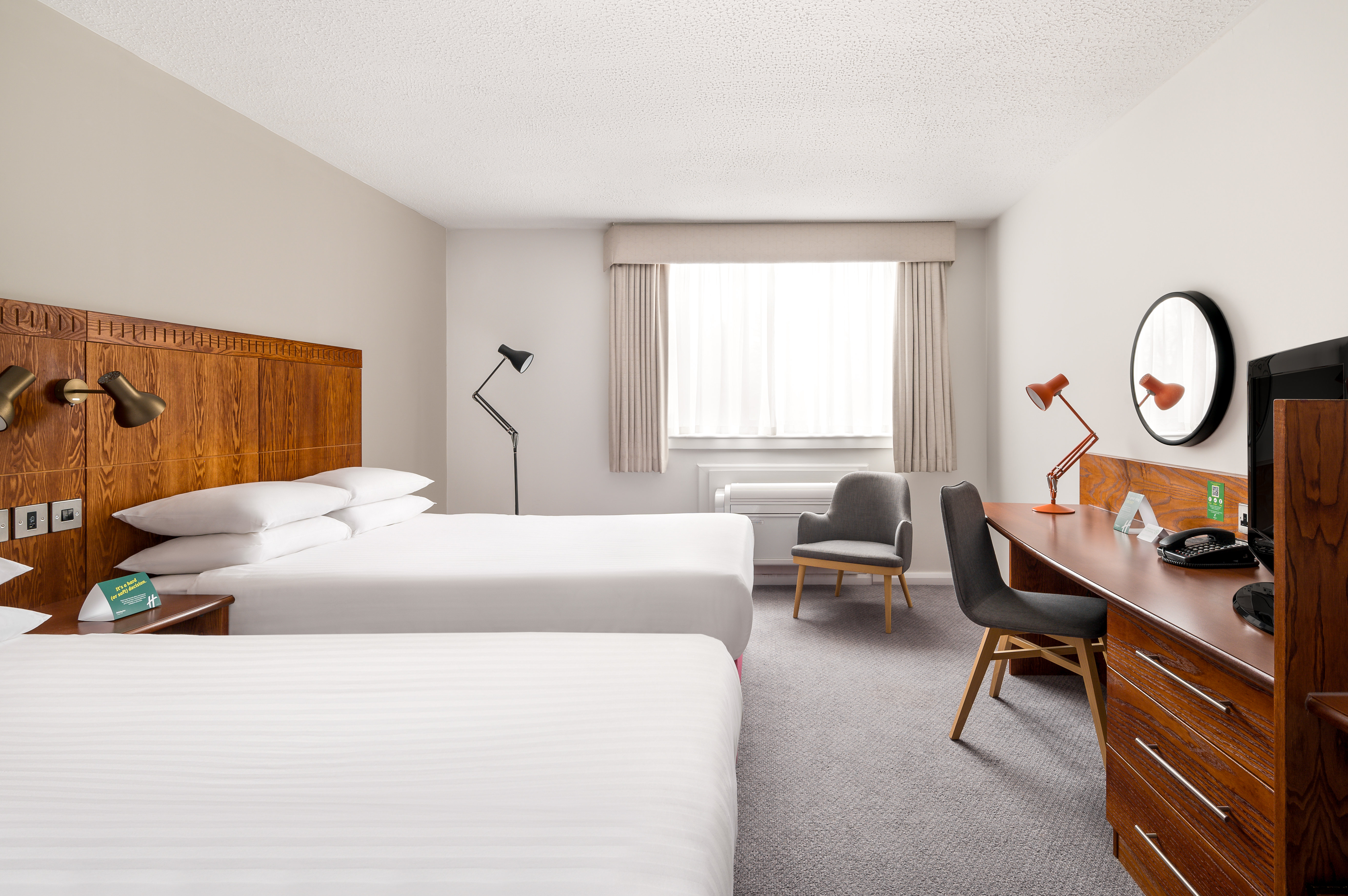 HOLIDAY INN NORTHAMPTON 7/50