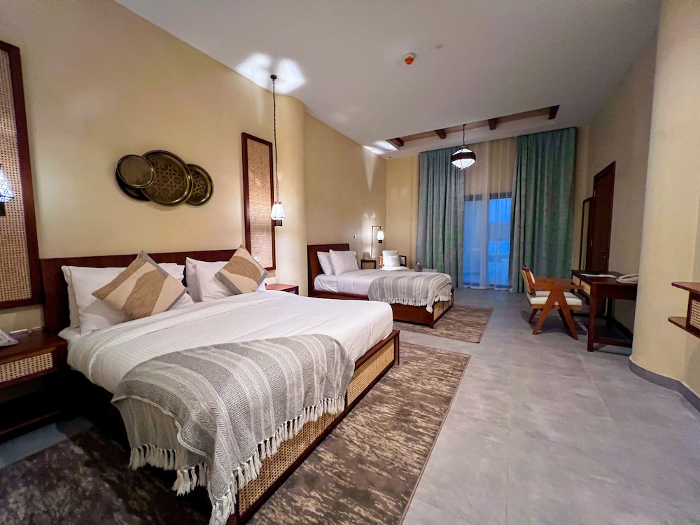 Western Hotel Liwa 15/50