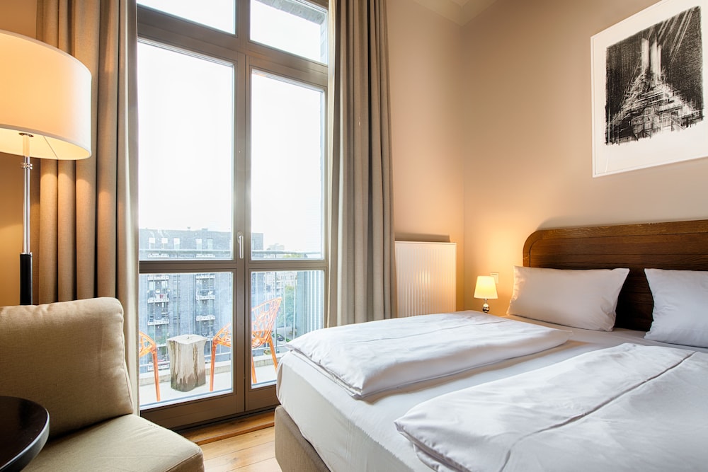 COMFORT, STUDIO, BALCONY OR TERRACE