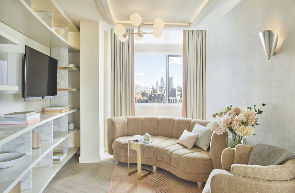 One Aldwych 34/62