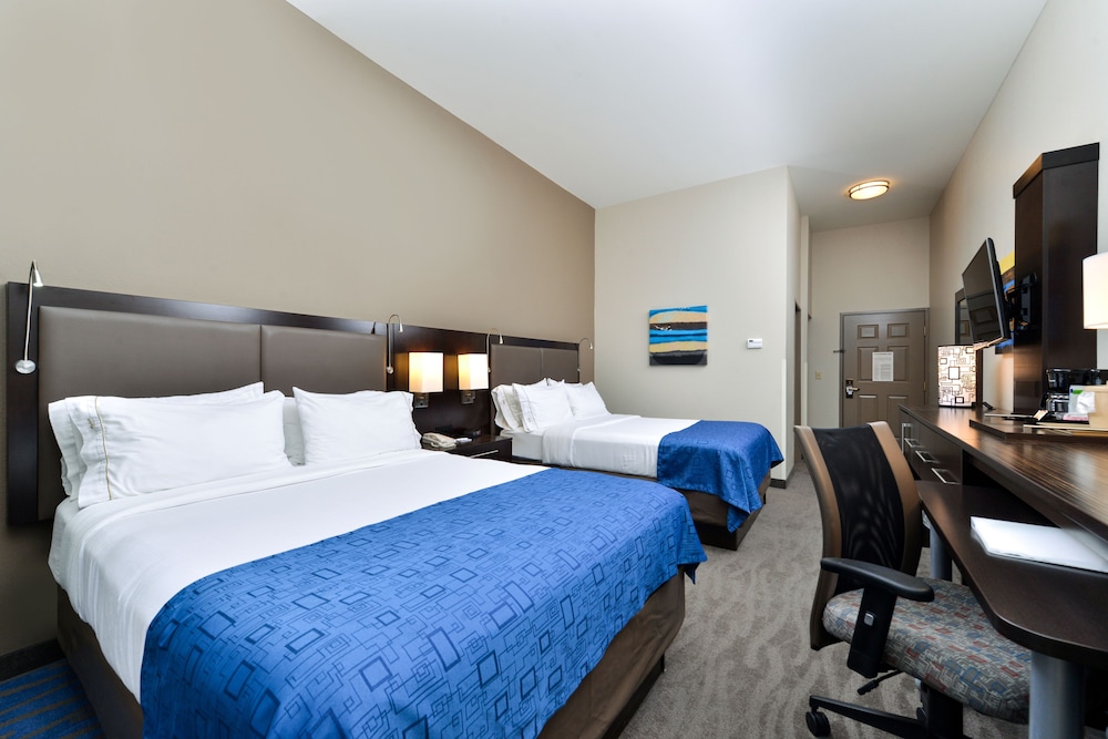 Holiday Inn Express Hotel & Suites St. Louis West-O Fallon 12/71