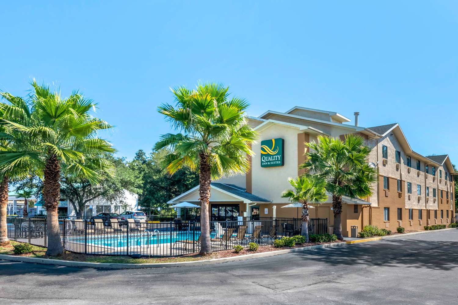Quality Inn & Suites Leesburg Chain of Lakes 8/8