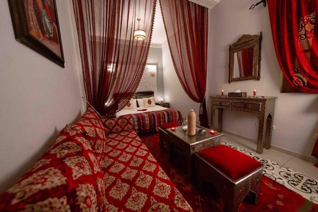 Riad Kiyanjana 35/43