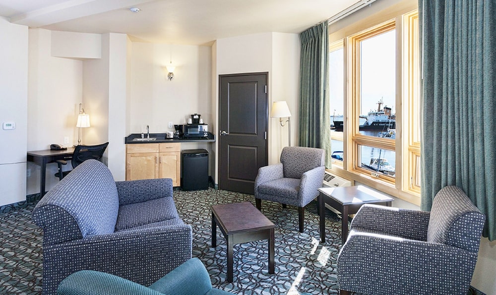 Park Point Marina Inn 42/72