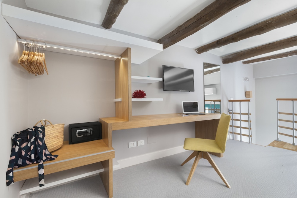 La Piazzetta Guest House 27/41