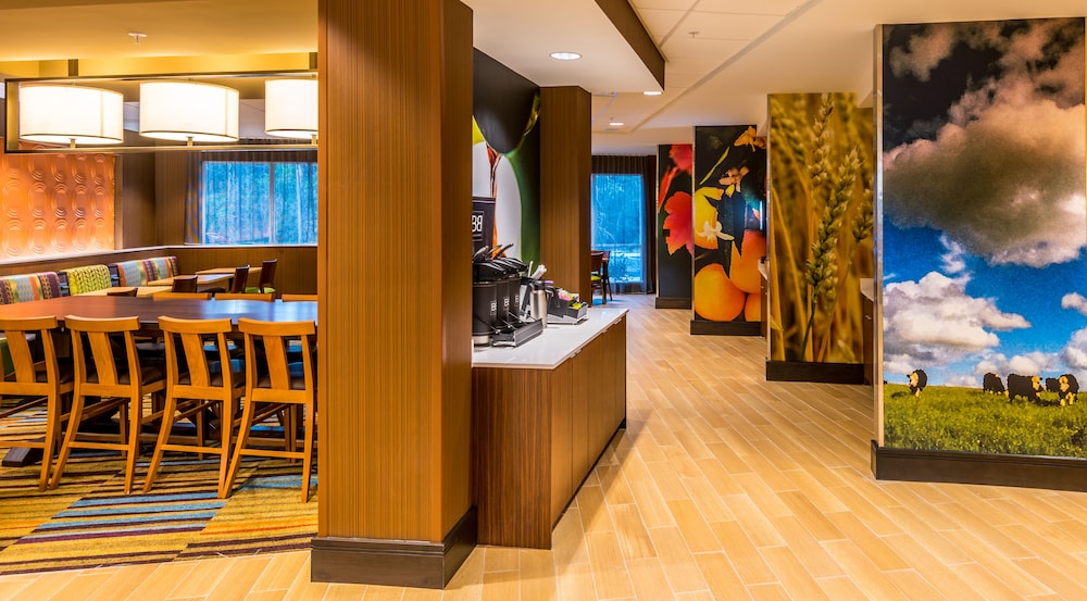 Fairfield Inn Suites Mobile Saraland 39/50