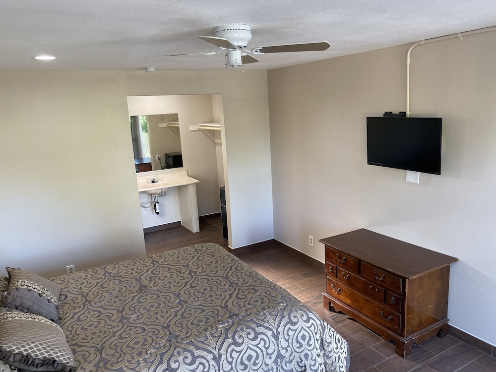 Studio6 Hemet, CA 36/51
