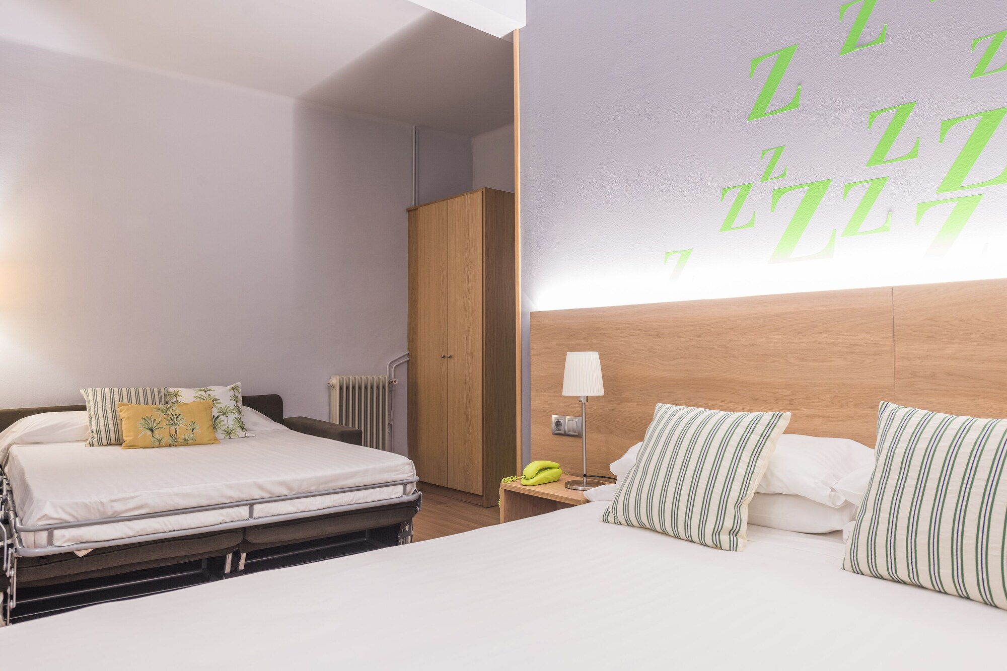 غرفة ثلاثية بثلاثة أسرّة، Hotel Margarit 3/10