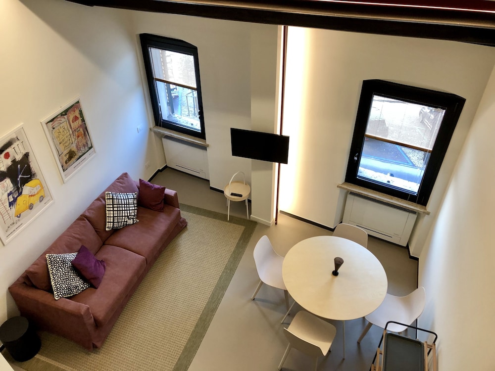 Rivadige Suite 33/50