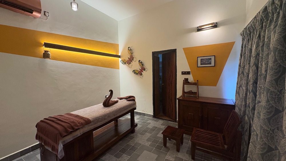 Tathastu Bandhavgarh 9/65