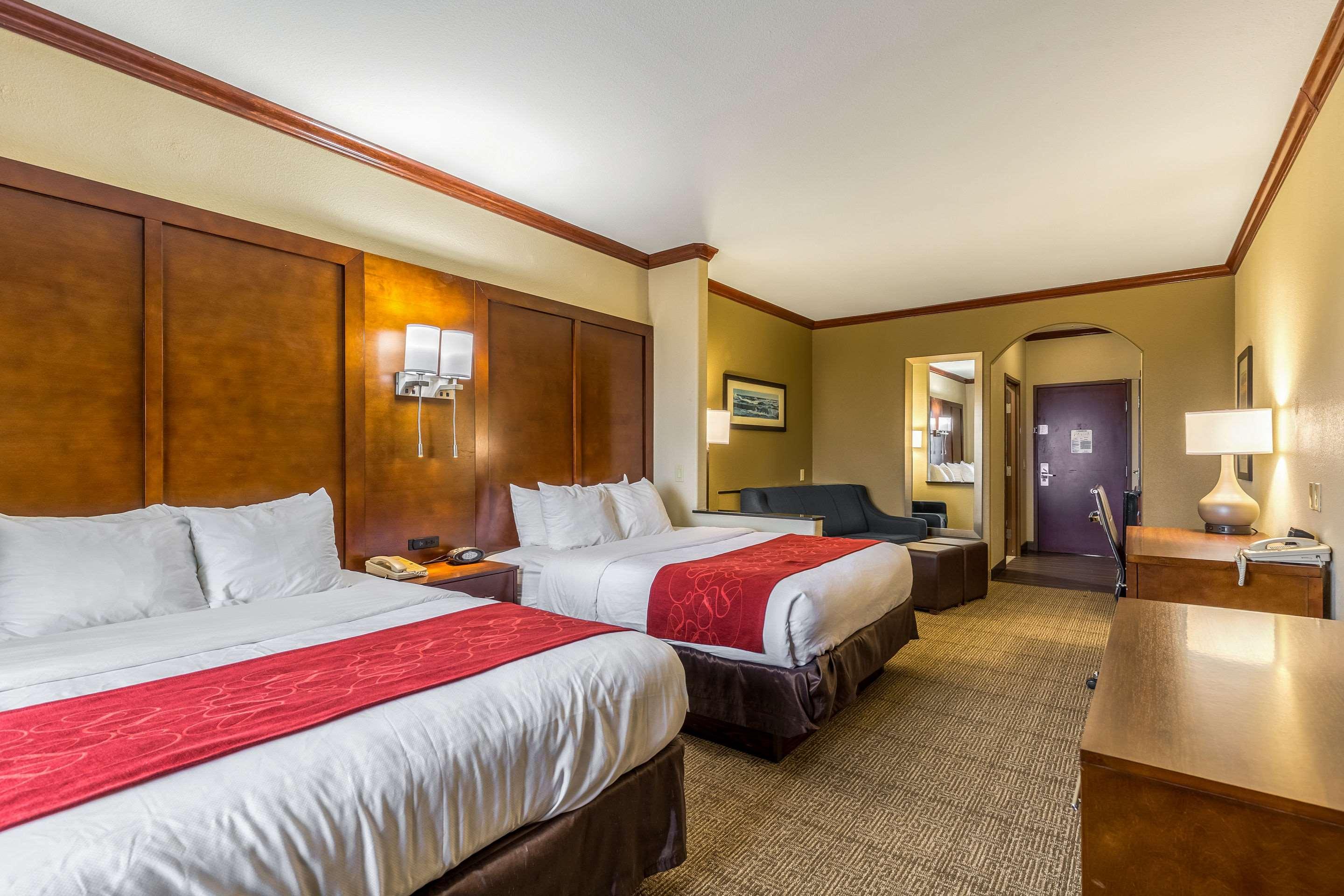 BUSINESS, SUITE, 2 QUEEN BEDS