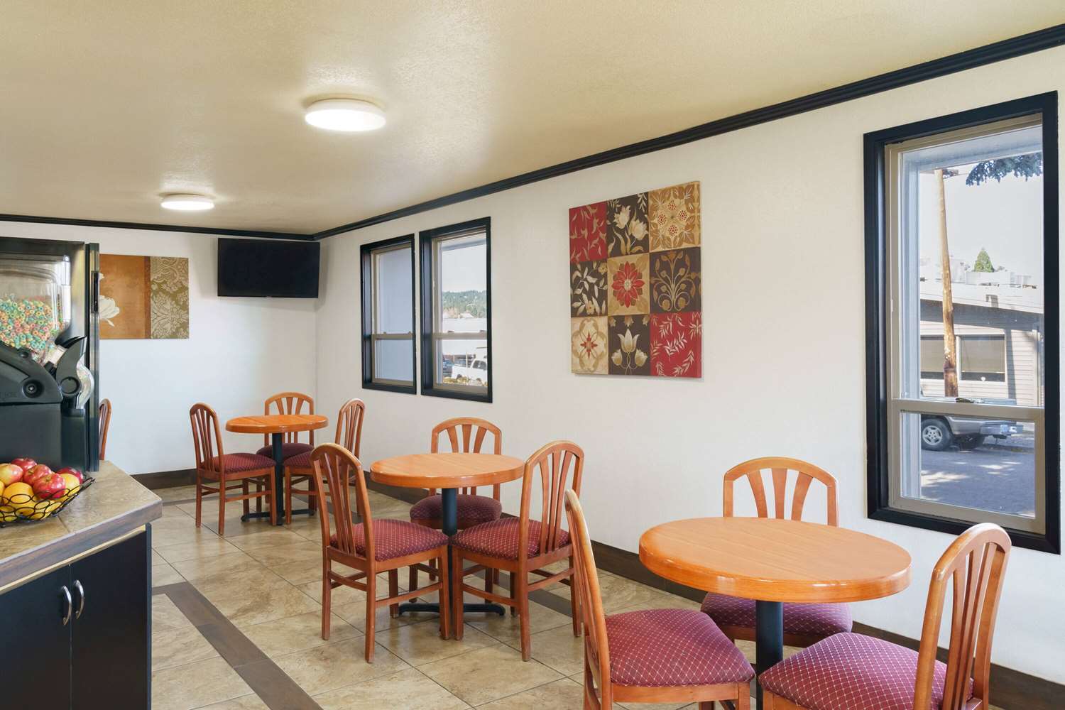 Days Inn by Wyndham Bend 37/49