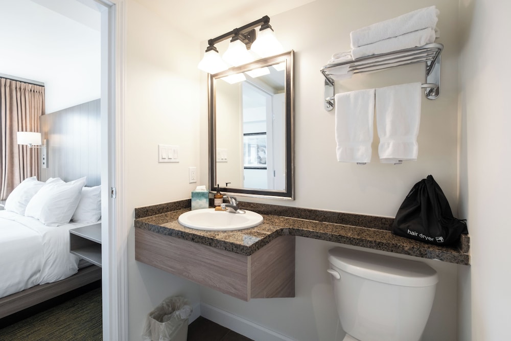Executive Suites Hotel Resort Squamish 67/68
